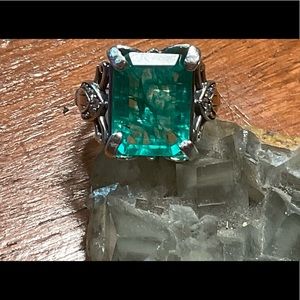 Emerald ring (final sale. No Return’s)